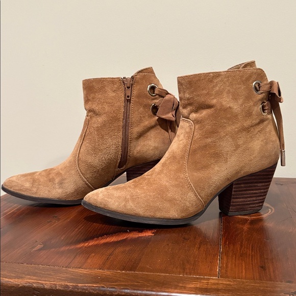 Bella Vita Elka Suede Ankle Booties Size 7.5 N - Picture 6 of 13